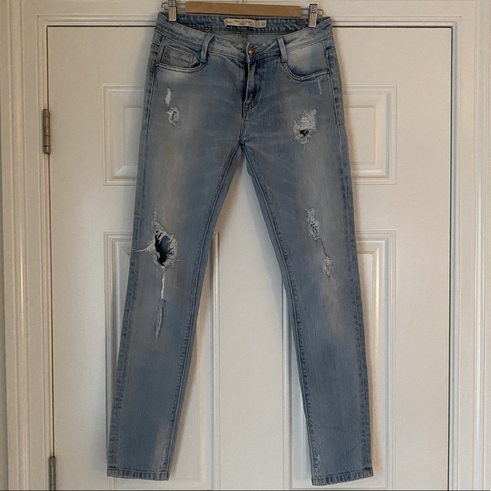 Zara Light Wash Jeans